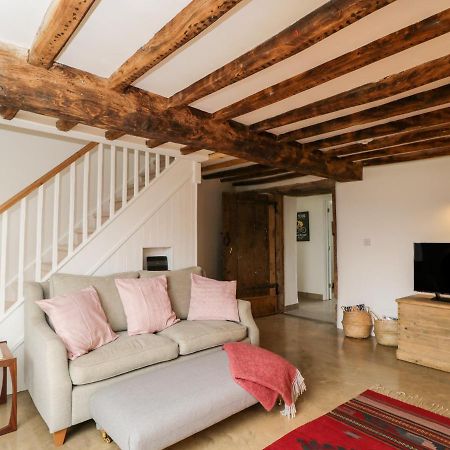 High Cogges Farm Holiday Cottages 위트니 외부 사진
