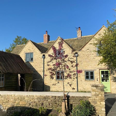 High Cogges Farm Holiday Cottages 위트니 외부 사진