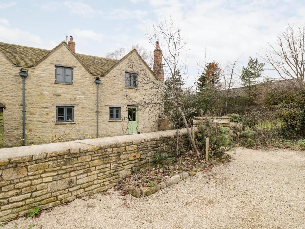 High Cogges Farm Holiday Cottages 위트니 외부 사진