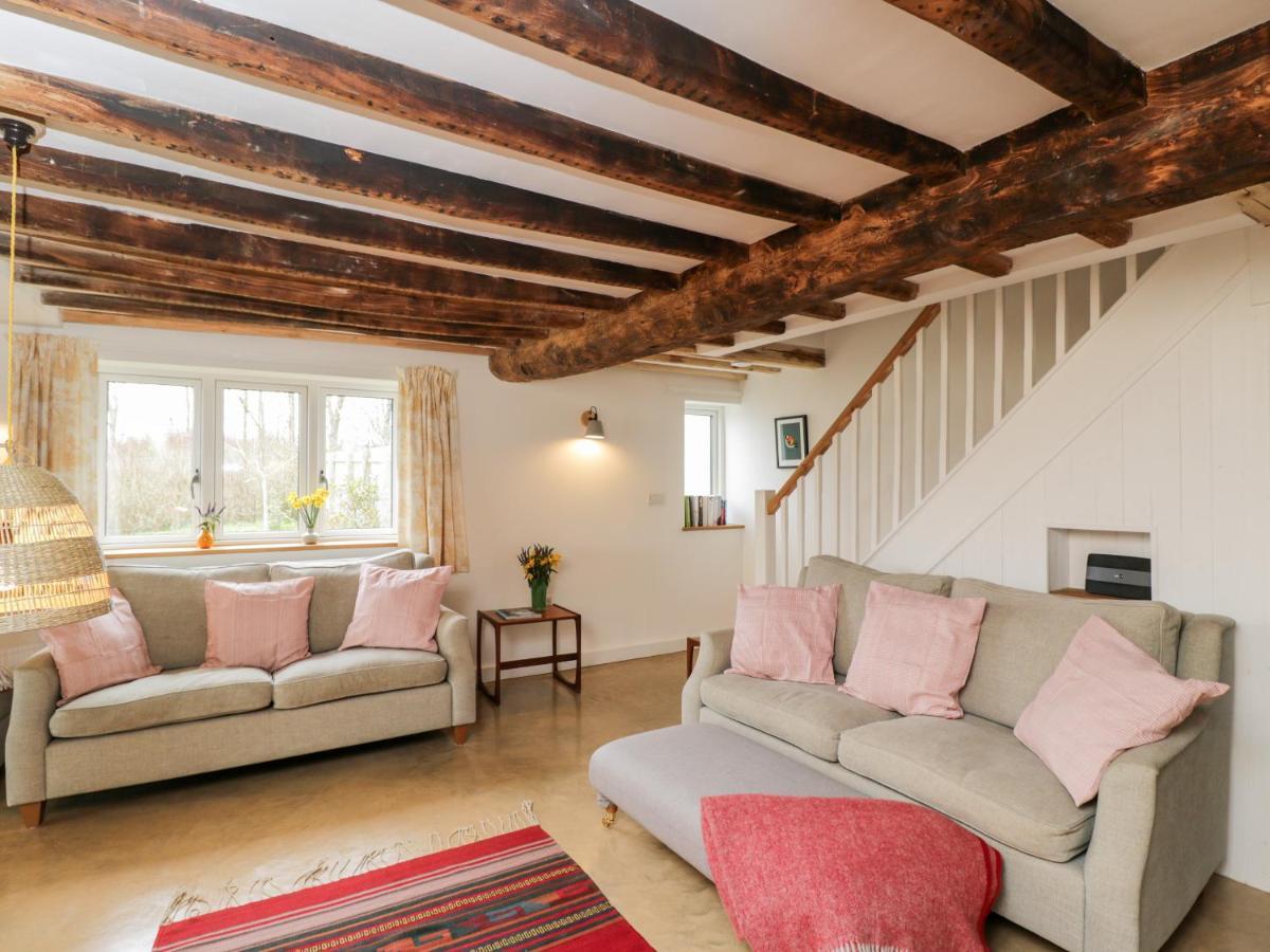 High Cogges Farm Holiday Cottages 위트니 외부 사진