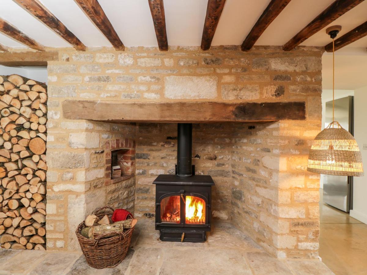 High Cogges Farm Holiday Cottages 위트니 외부 사진