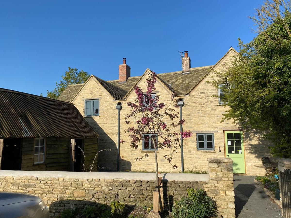 High Cogges Farm Holiday Cottages 위트니 외부 사진