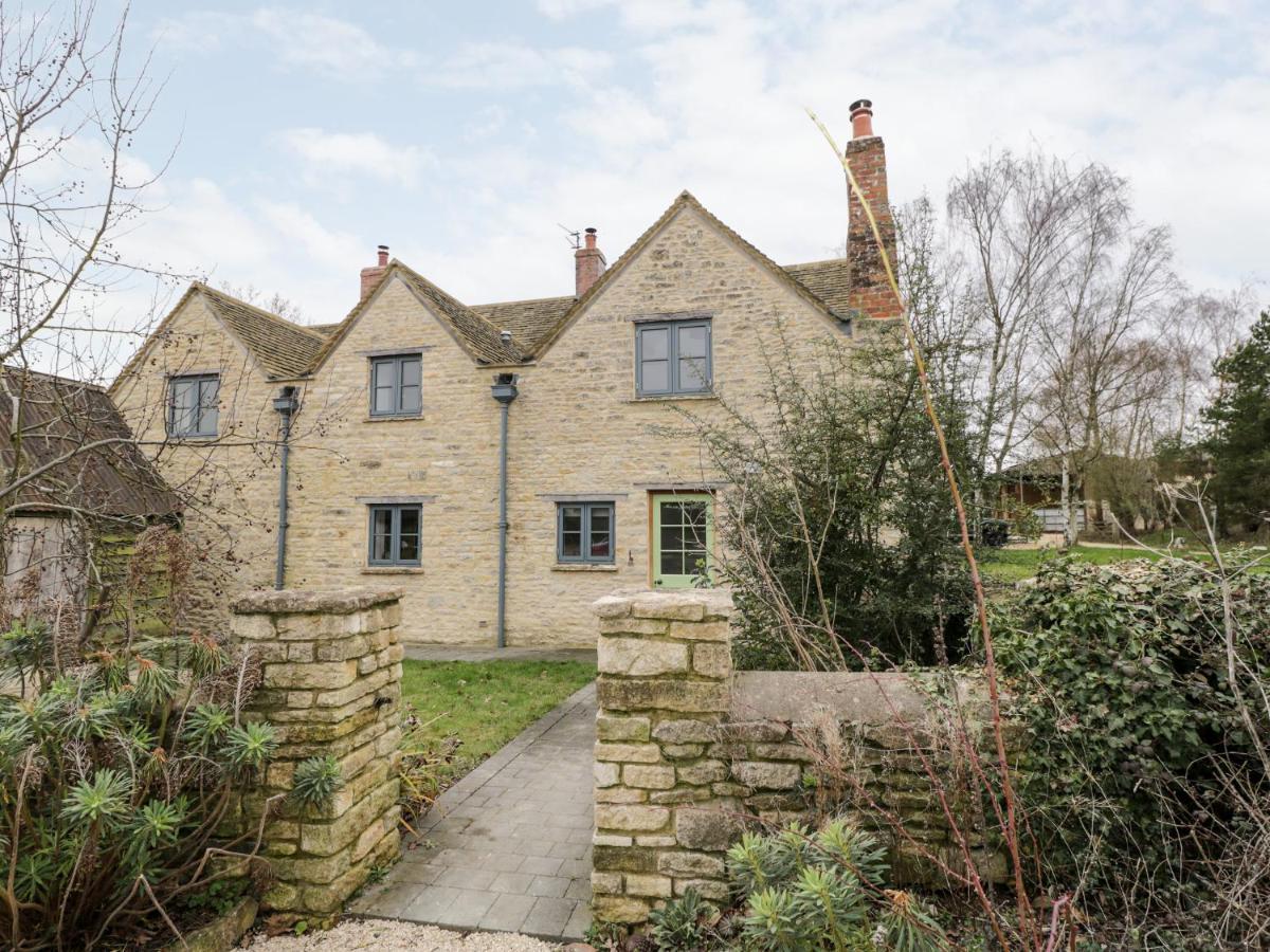 High Cogges Farm Holiday Cottages 위트니 외부 사진