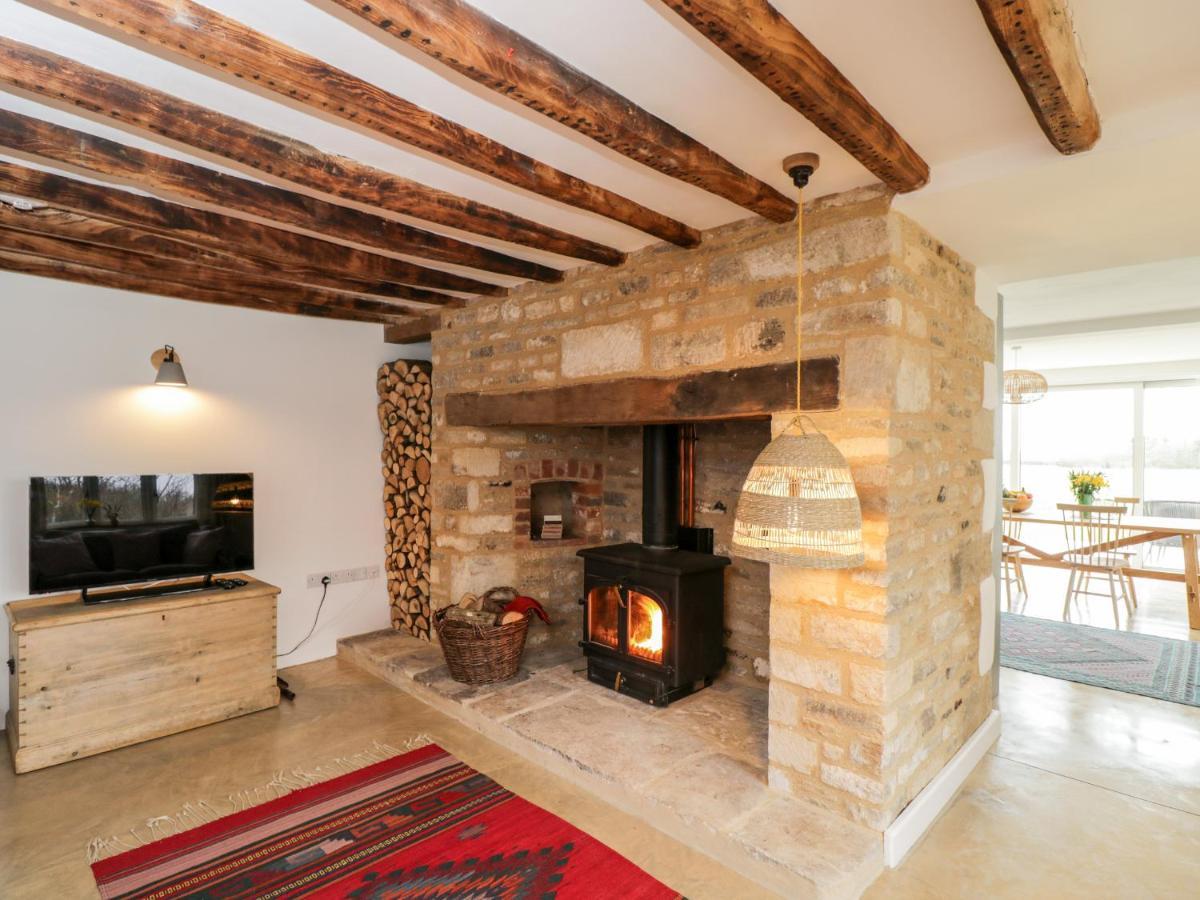 High Cogges Farm Holiday Cottages 위트니 외부 사진