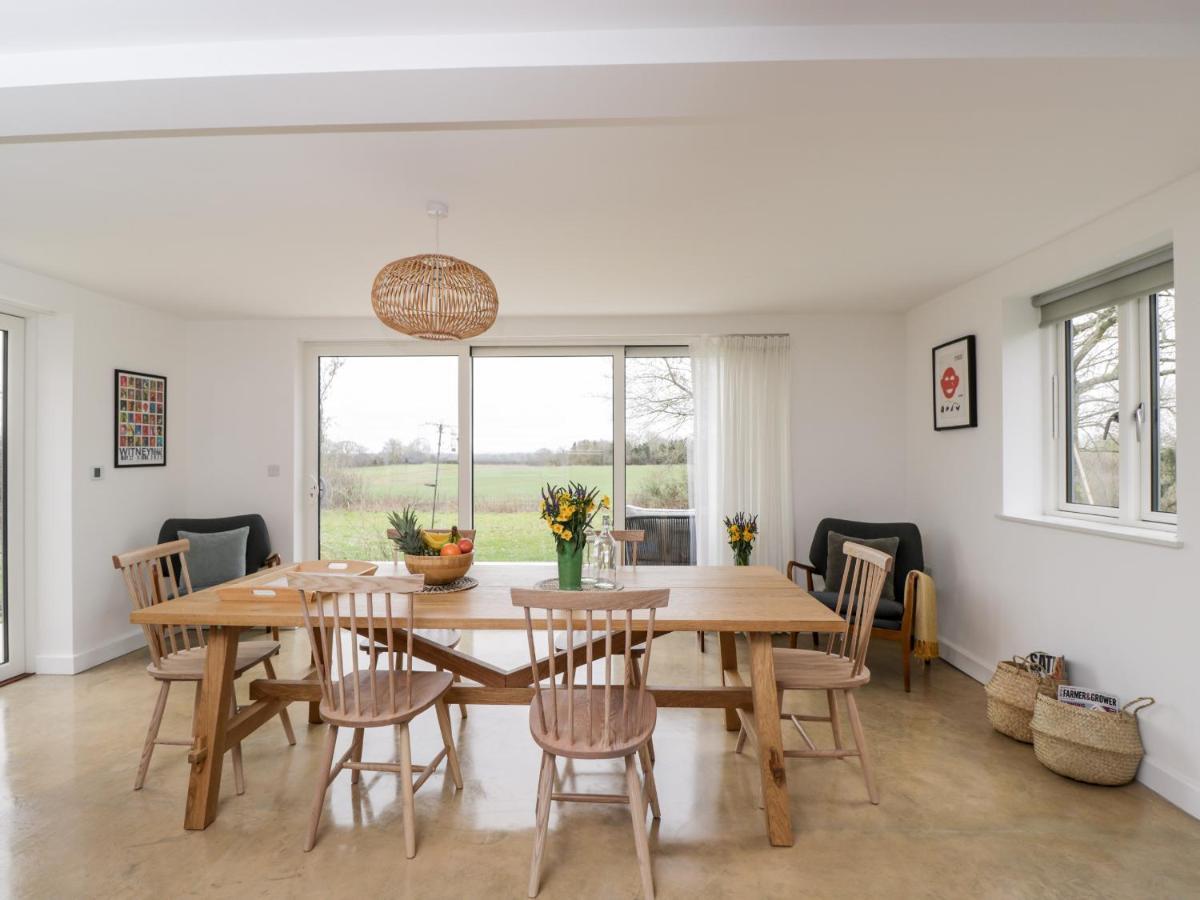 High Cogges Farm Holiday Cottages 위트니 외부 사진