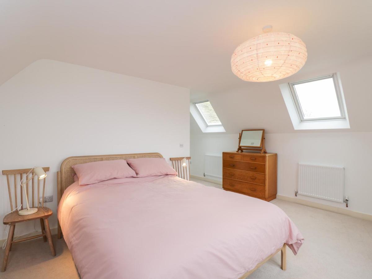 High Cogges Farm Holiday Cottages 위트니 외부 사진