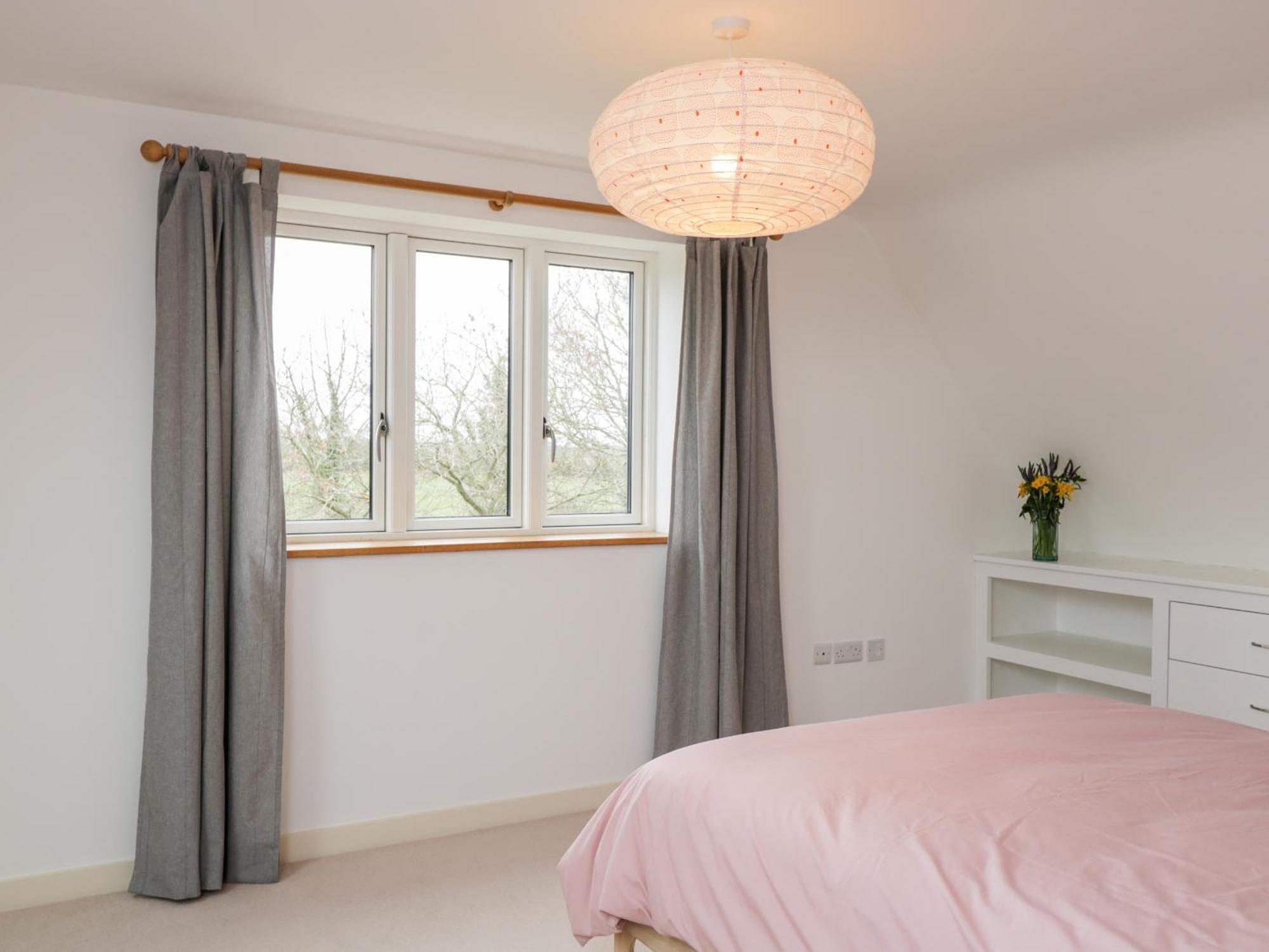 High Cogges Farm Holiday Cottages 위트니 외부 사진