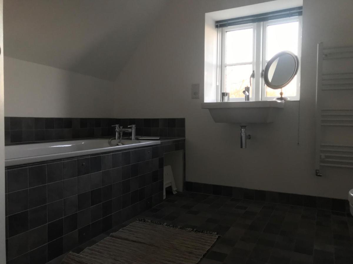 High Cogges Farm Holiday Cottages 위트니 외부 사진
