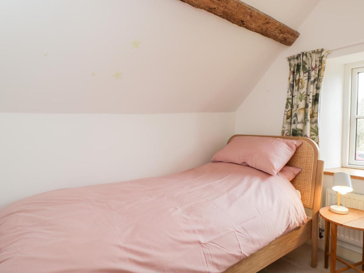 High Cogges Farm Holiday Cottages 위트니 외부 사진