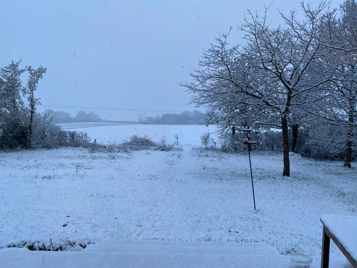 High Cogges Farm Holiday Cottages 위트니 외부 사진