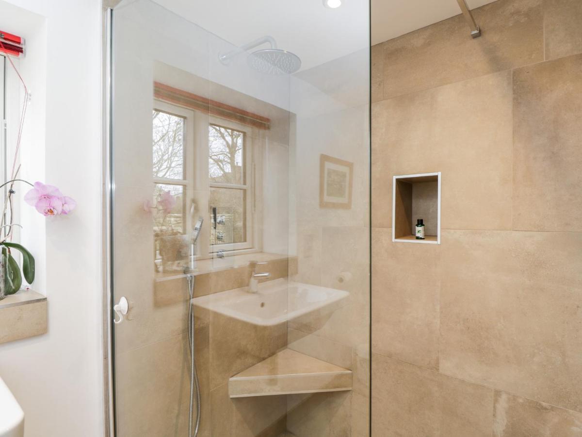 High Cogges Farm Holiday Cottages 위트니 외부 사진