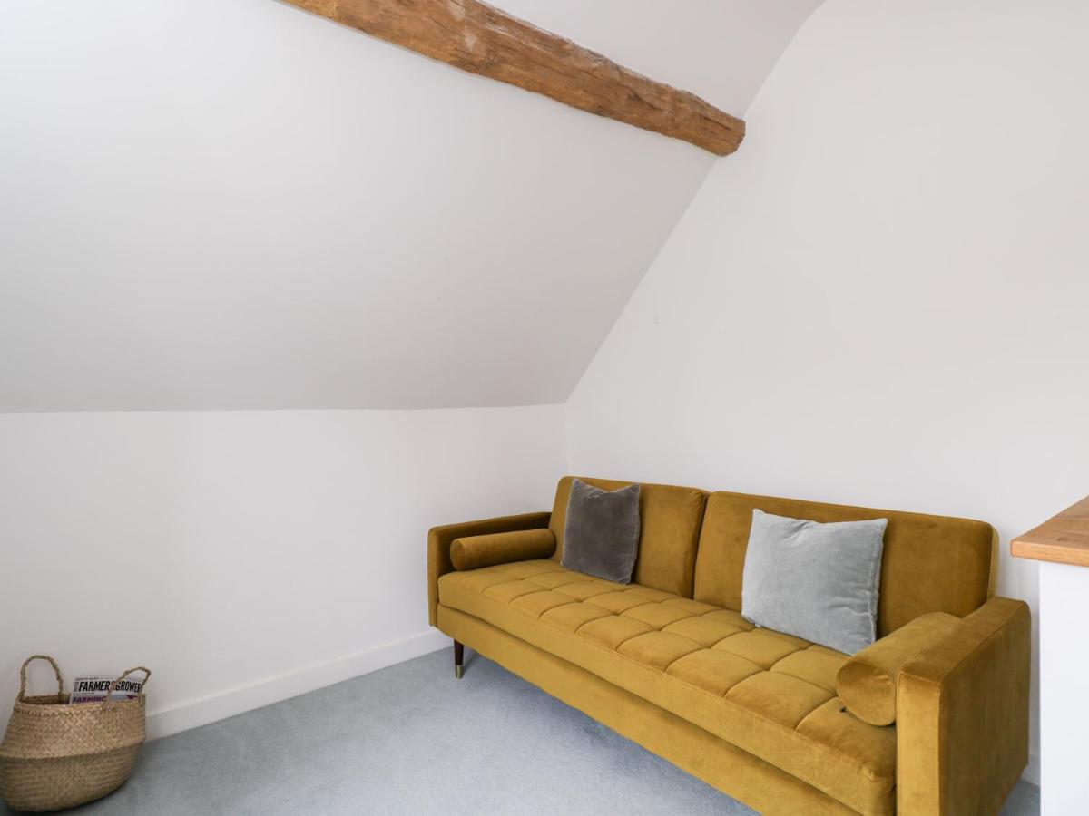High Cogges Farm Holiday Cottages 위트니 외부 사진