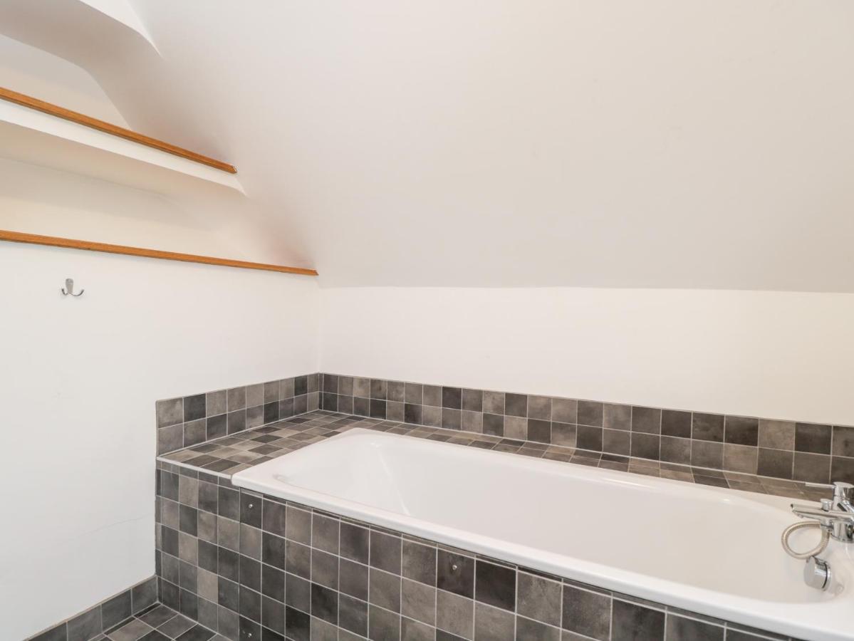 High Cogges Farm Holiday Cottages 위트니 외부 사진